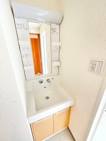 洗面設備　※別部屋参考画像です。