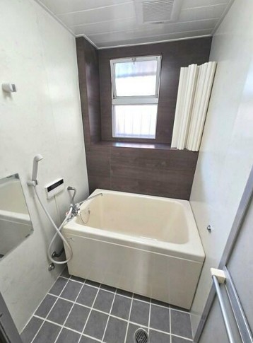 バス・シャワールーム　※別部屋参考写真