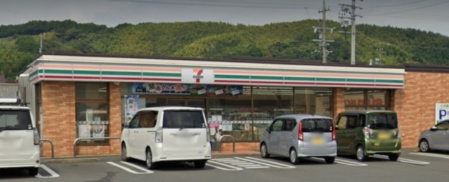 コンビニ　セブン－イレブン　藤枝音羽町店（コンビニ）まで584m