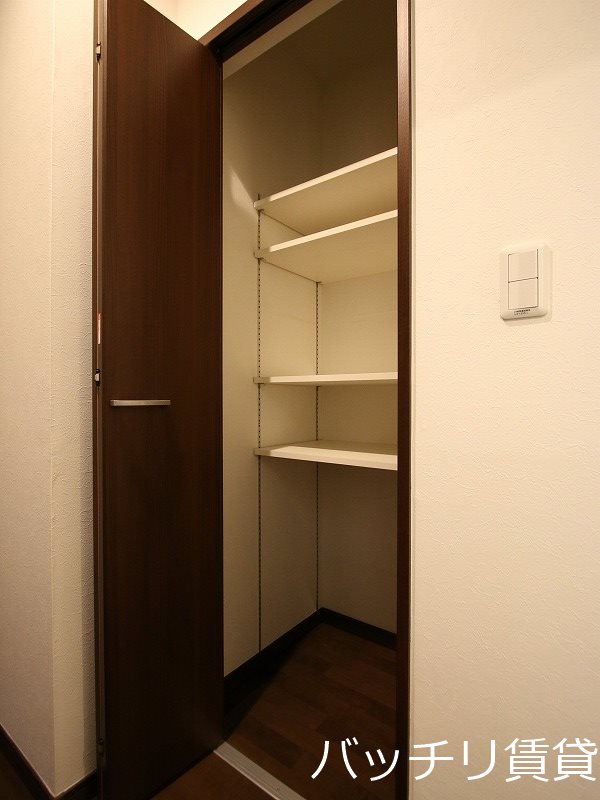 収納　別号室の為、現状を優先いたします