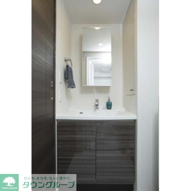 洗面設備　※写真は同タイプ住戸です。