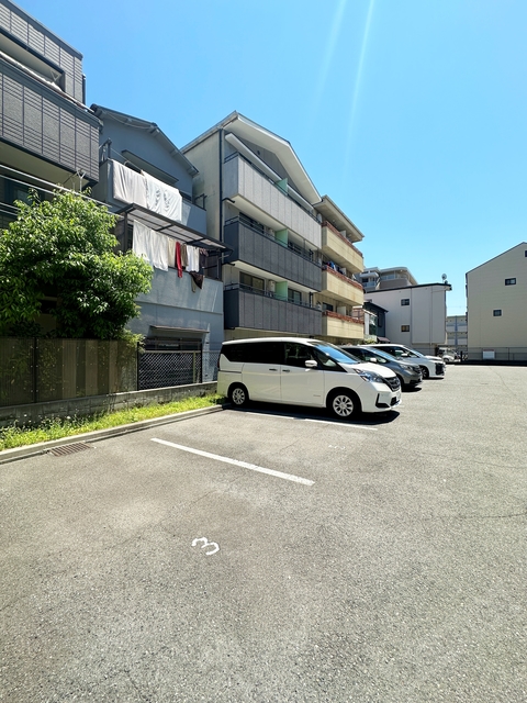 駐車場　広々とした敷地内駐車場