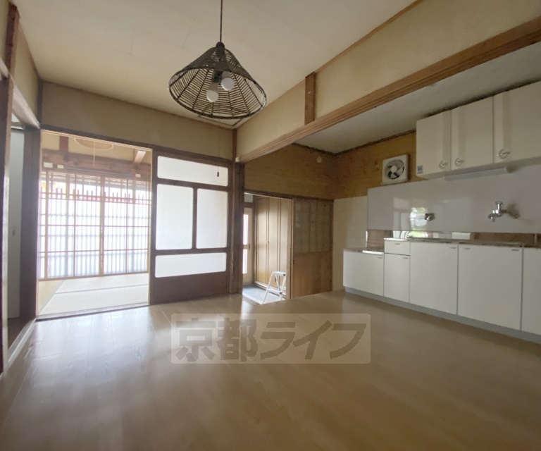 居室・リビング　京都を代表する観光地、嵐山のすぐ近く！広々貸家です