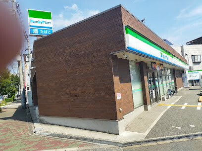 コンビニ　ファミリーマート 花岡十三元今里店（コンビニ）まで120m