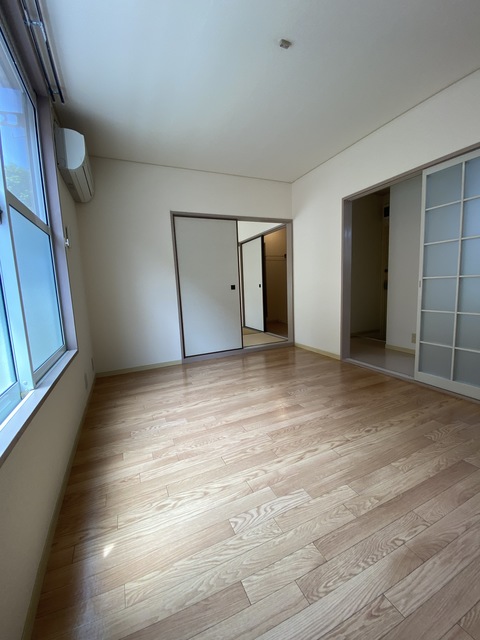 居室・リビング　明るいお部屋ですね！