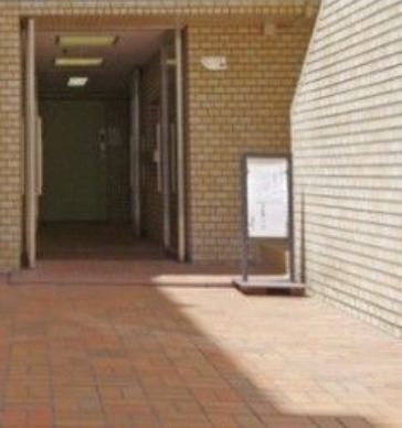 エントランス　清潔感あるエントランス
