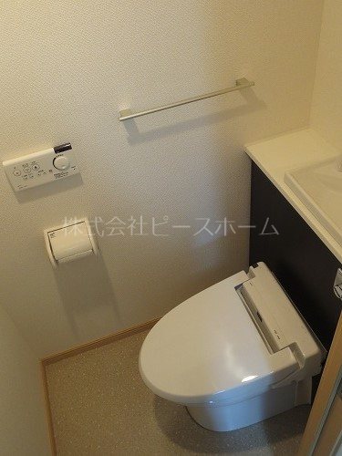 トイレ　※別号室参考写真