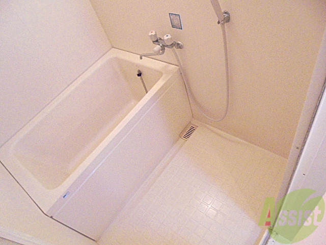 バス・シャワールーム　シンプルで使いやすそうなお風呂ですね☆一日の疲れを癒してね