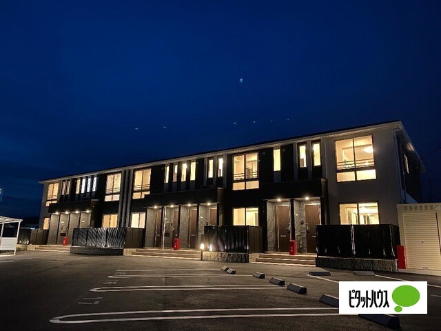 建物外観　外観写真（夜）
