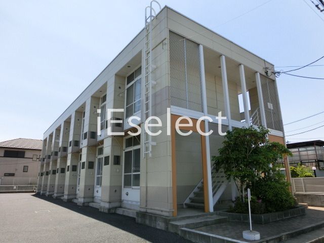 建物外観　閑静な住宅街に立地。