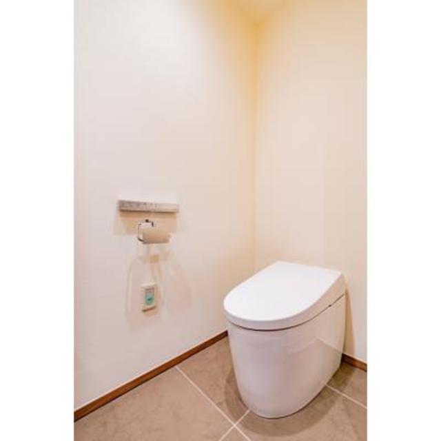 トイレ　※写真は同タイプ住戸です。