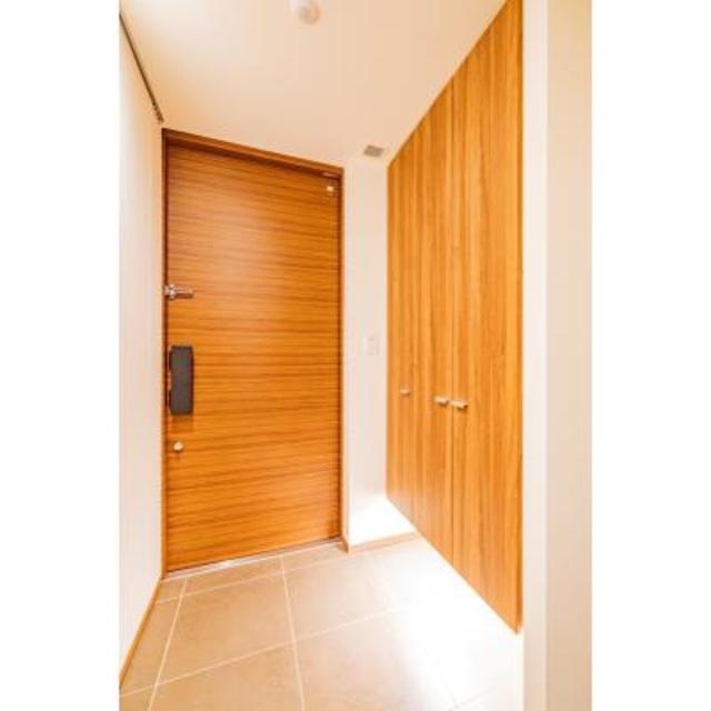玄関　※写真は同タイプ住戸です。