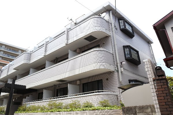 建物外観　綺麗な外観の建物です。