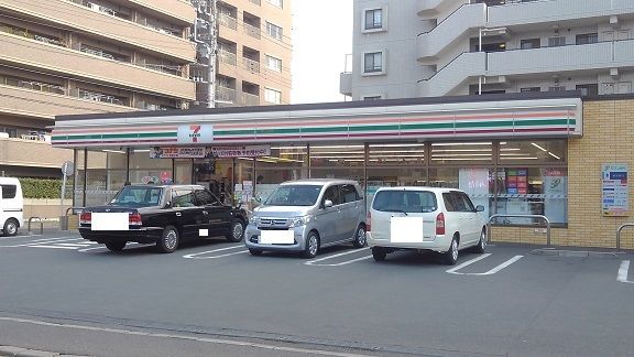 コンビニ　セブンイレブン（コンビニ）まで350m