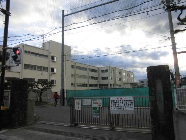 小学校　茅ヶ崎市立西浜小学校（小学校）まで403m