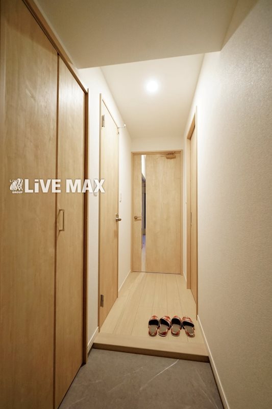 玄関　※写真と異なる場合は現状優先