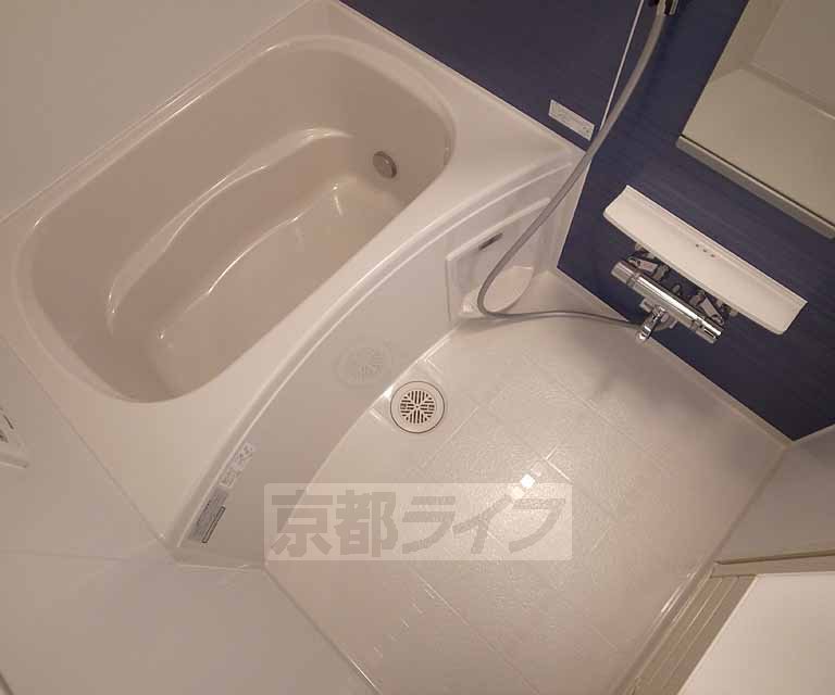 バス・シャワールーム　リラックスできる空間ですね。