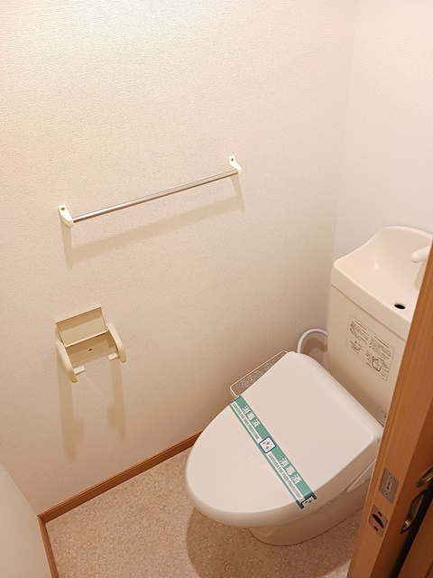 トイレ　温水洗浄便座