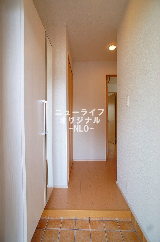 玄関　※同タイプ・現況優先