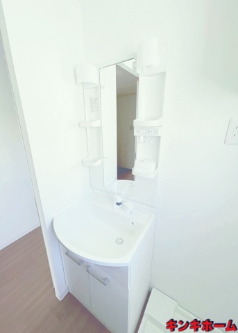 洗面設備　写真は別のお部屋です。