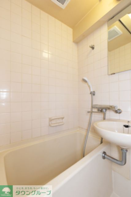 バス・シャワールーム　※写真は同タイプ住戸です。