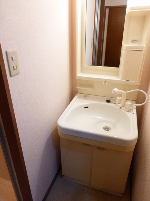 洗面設備　※他号室写真です