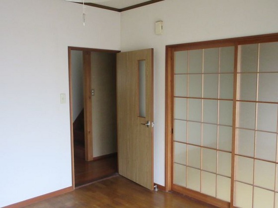 居室・リビング　※別部屋の写真です。