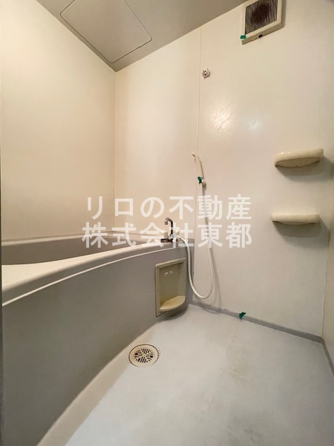 バス・シャワールーム　足が伸ばせる広々バスタブでリラックス♪