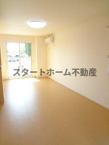 居室・リビング　ゆったり過ごせる居間です