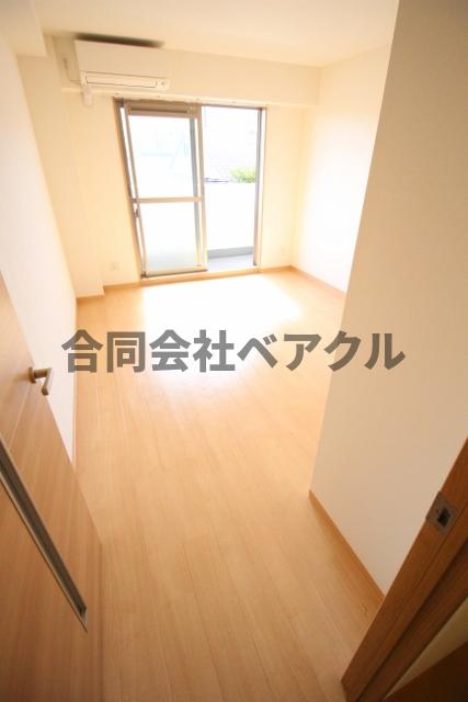 居室・リビング　ゆったりした洋室です