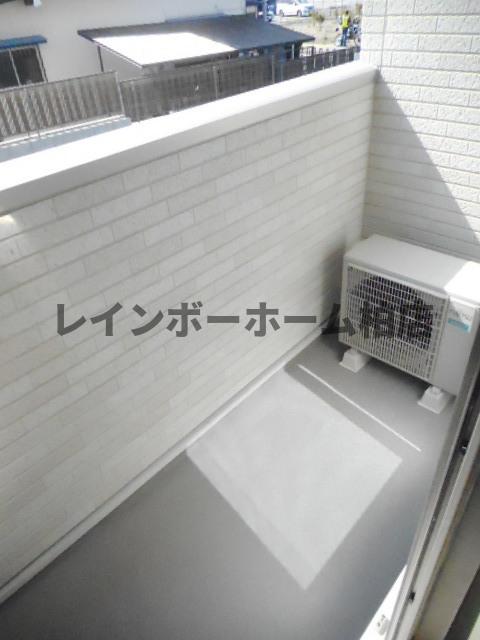 バルコニー　暖かな日差しのふりそそぐバルコニー