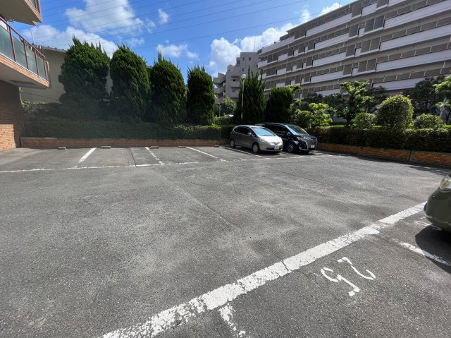 駐車場　詳細は、RISUMO江坂本店までお問合せください♪