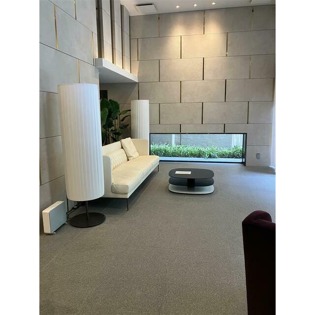 エントランス　高級感のあるエントランスになります。