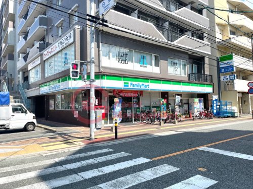 コンビニ　ファミリーマート 白金二丁目店（コンビニ）まで202m