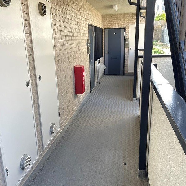 神戸電鉄有馬線 長田駅 徒歩5分 3階建 築31年の玄関写真
