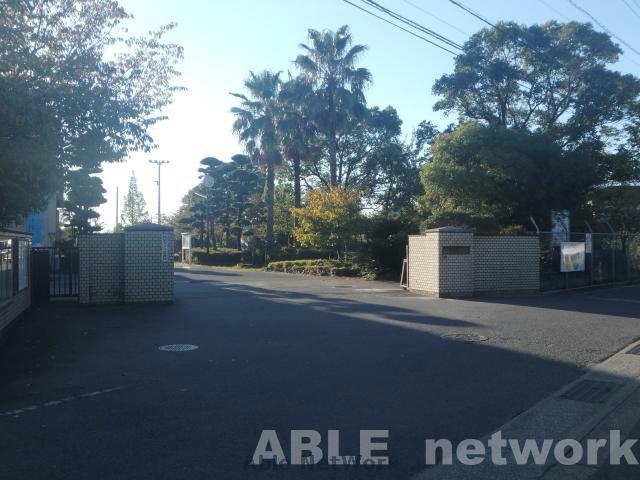 中学校　熊本市立出水南中学校（中学校）まで828m