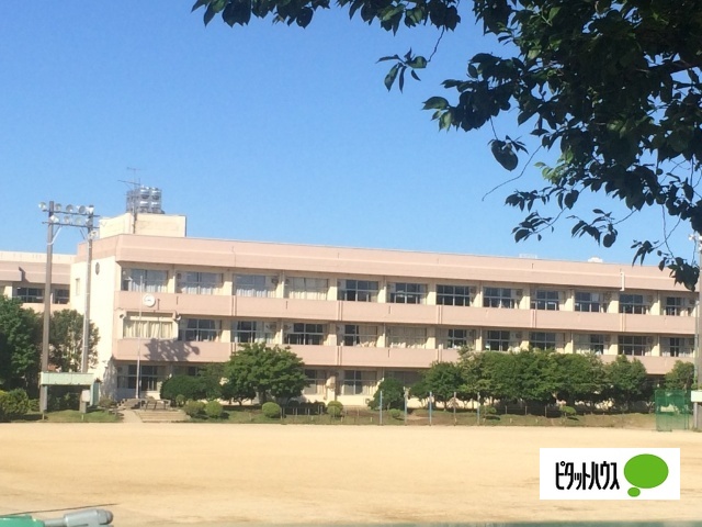 中学校　船橋市立二宮中学校（中学校）まで1051m