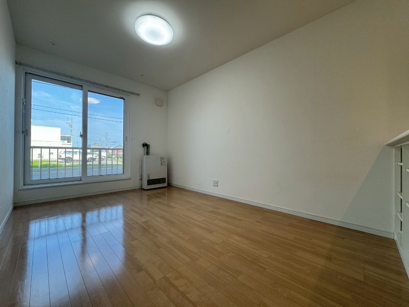 居室・リビング　広くてキレイなお部屋が広がっていて、充実した生活が送れそう。