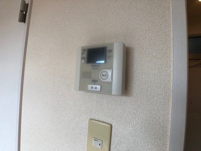 セキュリティ　ＴＶモニター付インターホンです。来客者の顔が見えるので安心！