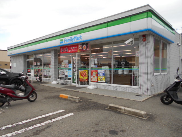 コンビニ　ファミリーマート和歌山南出島店様（コンビニ）まで502m