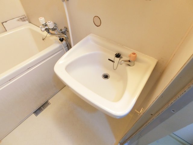 洗面設備　同物件別部屋イメージ写真