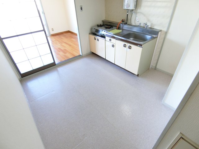 キッチン　同物件別部屋イメージ写真