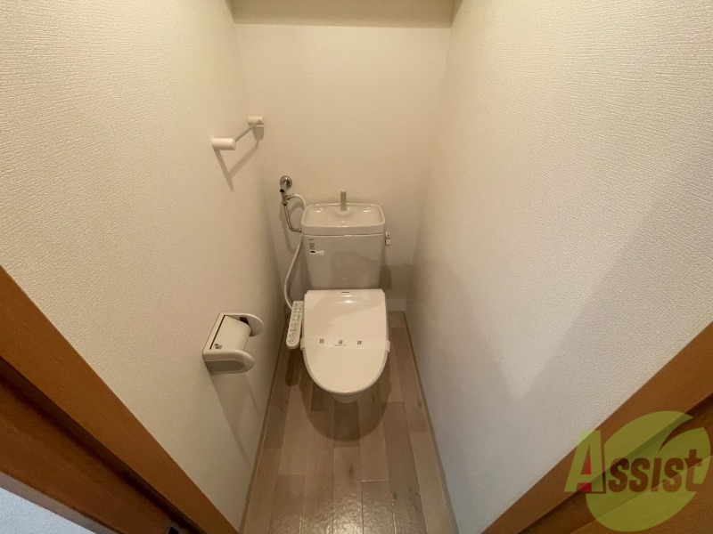トイレ　こちらはトイレです。清潔感があり、安心して使用できます。