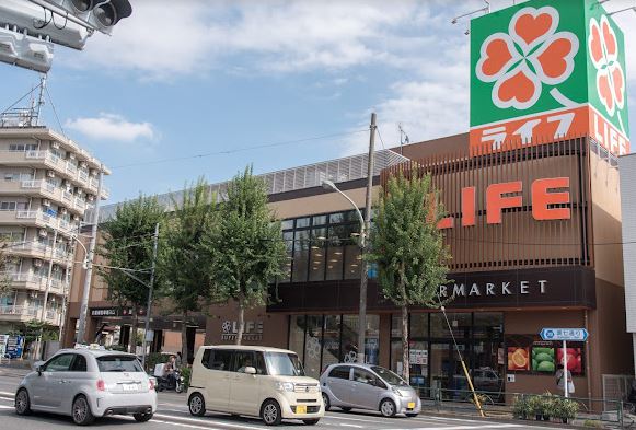 スーパー　（株）ライフコーポレーション／新桜台駅前店（スーパー）まで682m