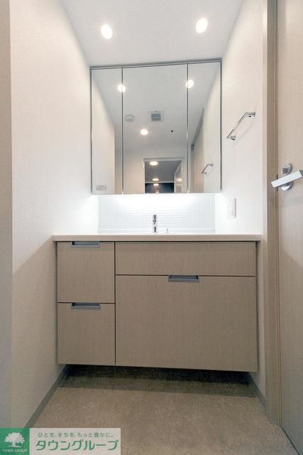 洗面設備　※写真は同タイプ住戸です。