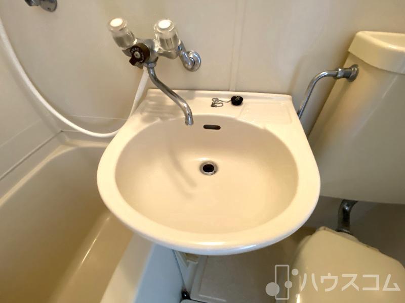 洗面設備　家賃に免じて我慢です。
