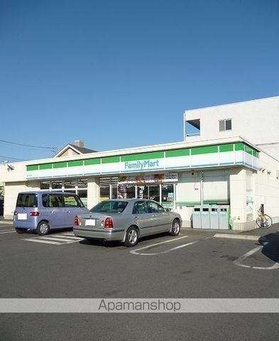 コンビニ　ファミリーマート（コンビニ）まで380m
