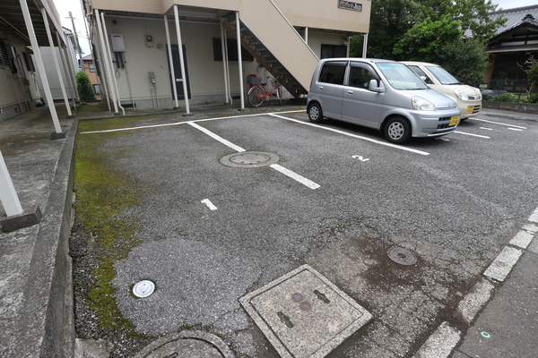 駐車場　駐車場