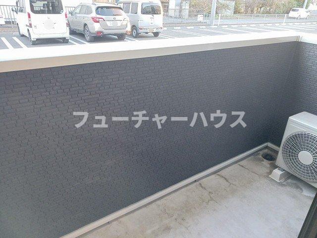 バルコニー　開放的で明るい空間を演出してくれるバルコニーです
