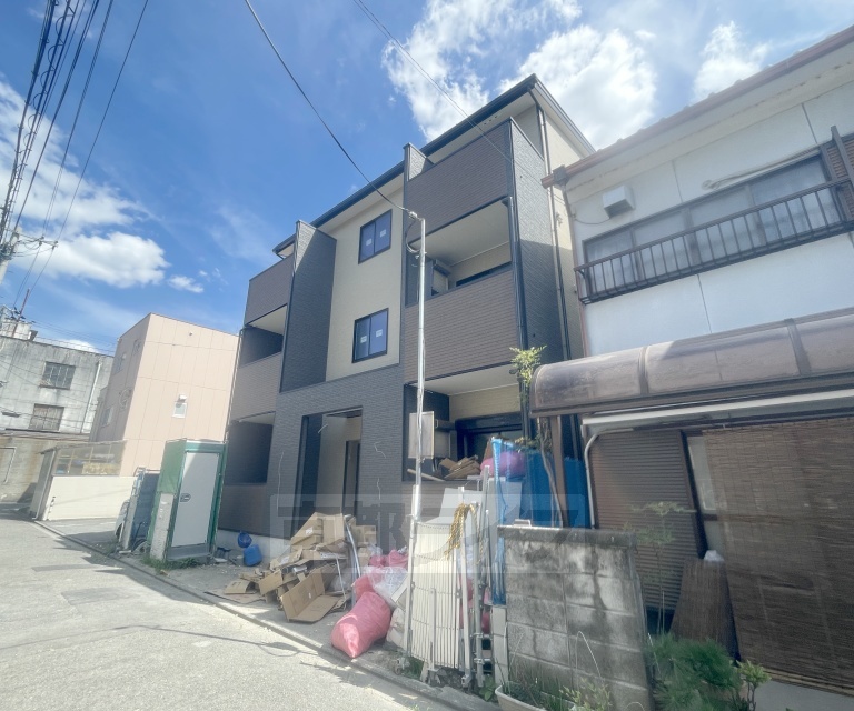建物外観　・建築中